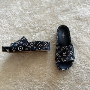 LOUIS VUITTON SLIDES
